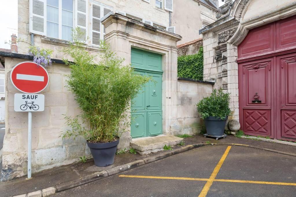 Appartement Lumineux Avec Cour Chaumont  Ngoại thất bức ảnh